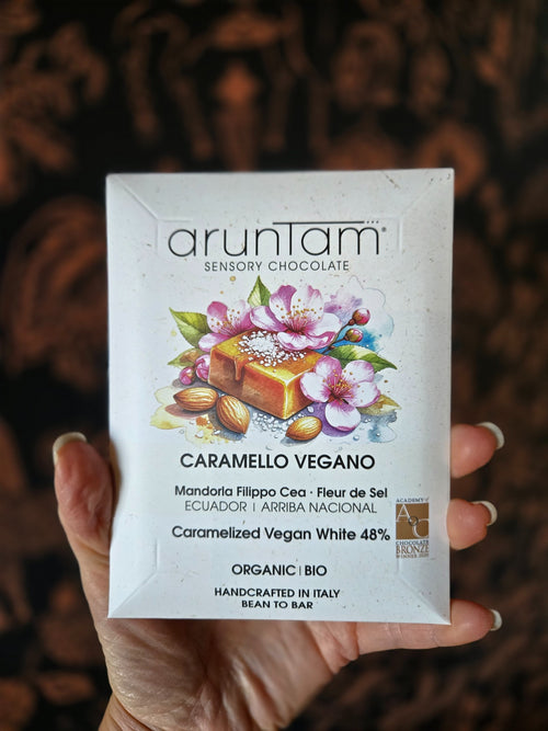 Aruntam Caramello Vegano caramelized vegan white 48% bar, photographed at Curate